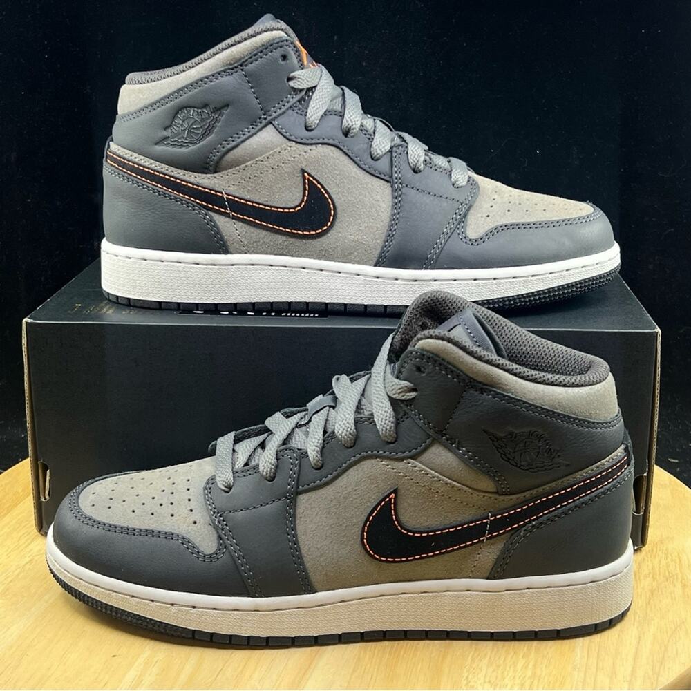 Nike Air Jordan 1 Mid SE (GS) Shoes Night Stadium FQ8341-017 6Y / 7.5 W NEW